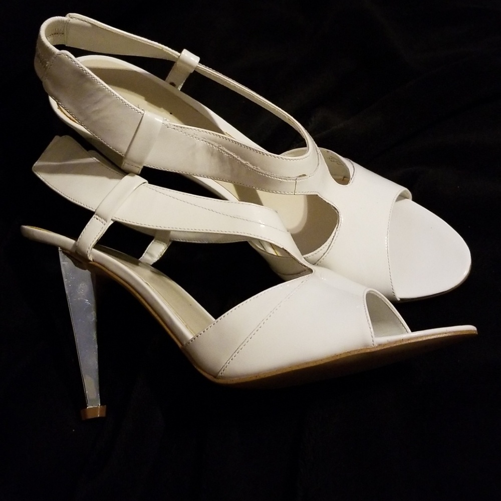 Nine West white patent sandal, size 9.5